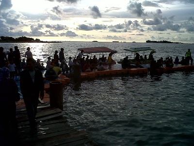 Featured Post Image - Pantai Losari Makassar